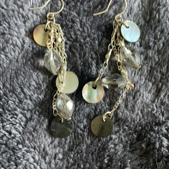 Silver and shell earring and bracelet set - Picture 5 of 5